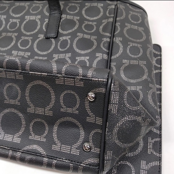 Salvatore Ferragamo Gray Patterned Tote with Pouch - Picture 6 of 9